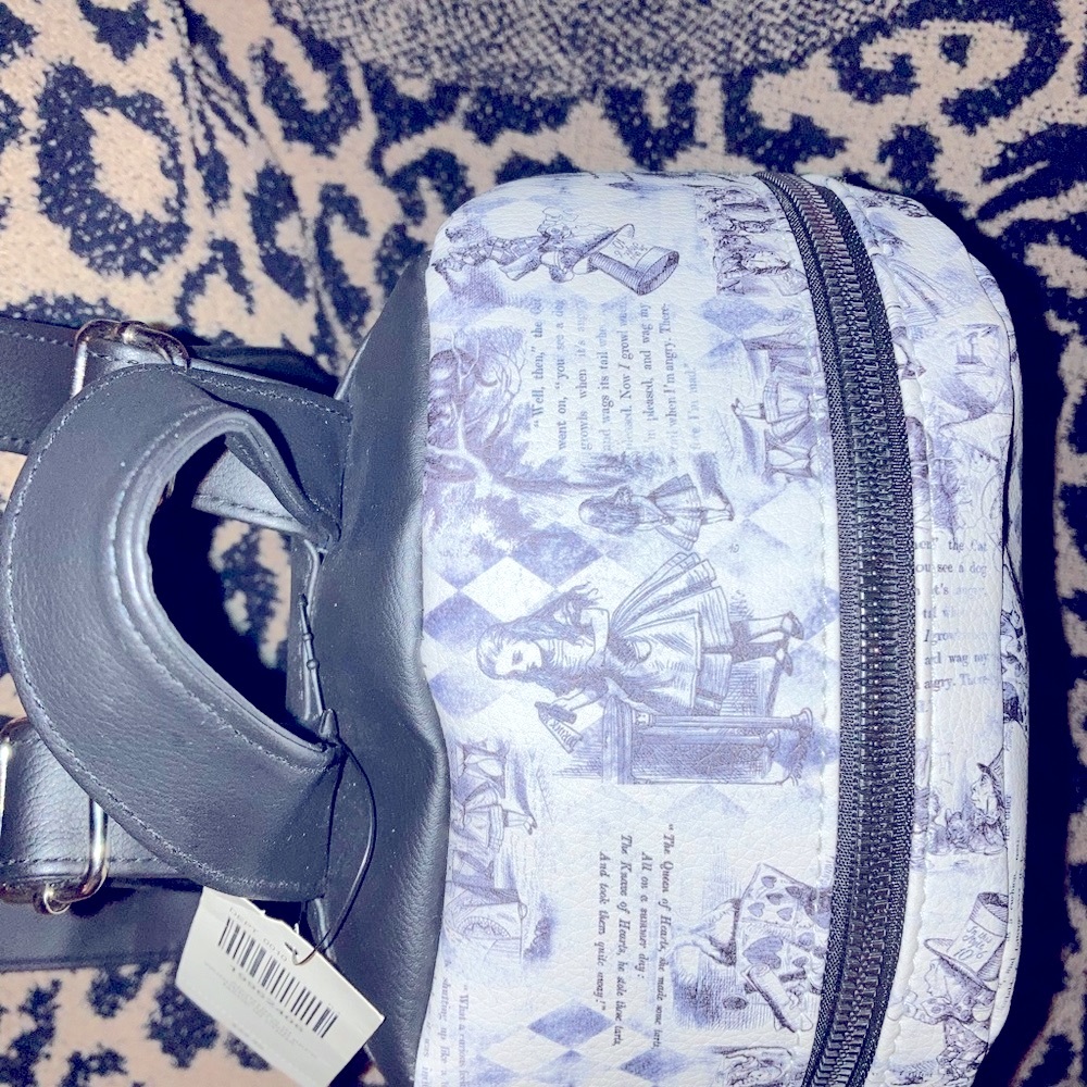 Alice in wonderland large backpack - Picture 5 of 7